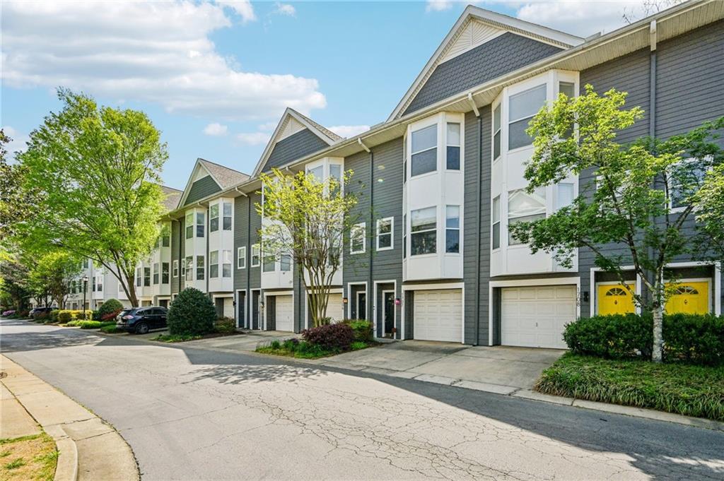 951 Glenwood Avenue SE 1706