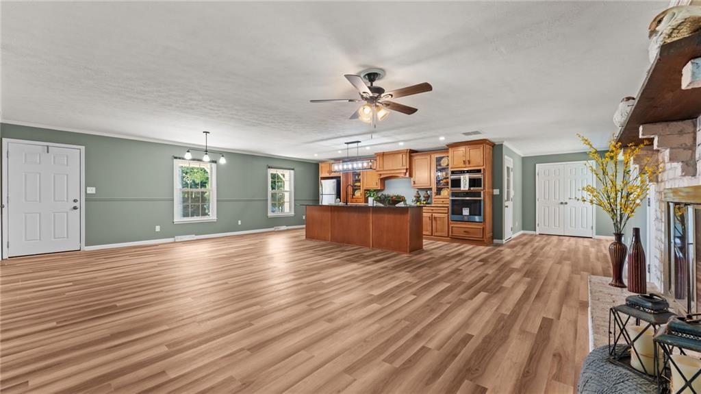 453 Mountain View Road SE