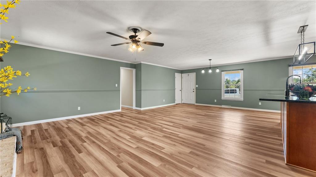 453 Mountain View Road SE