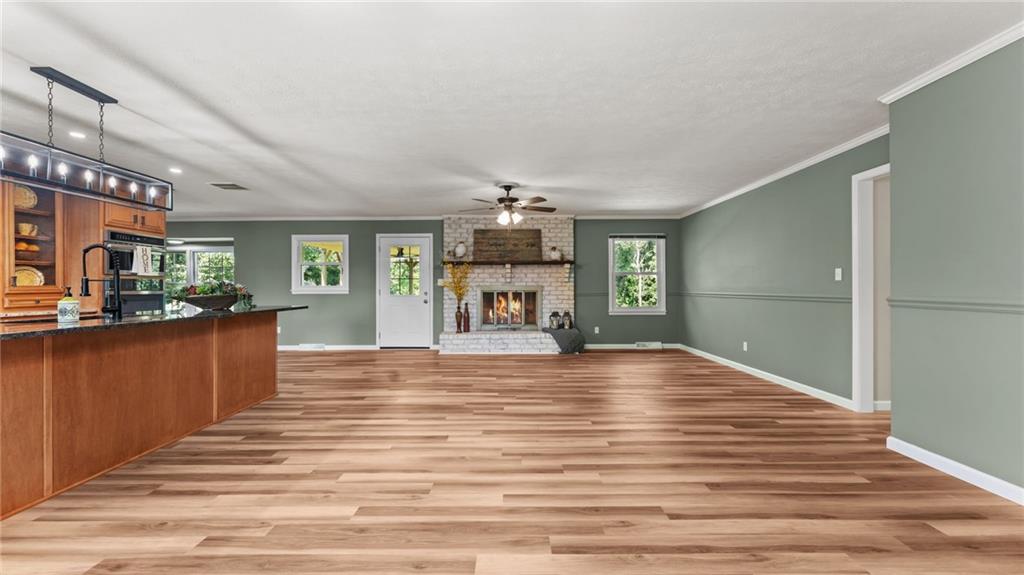 453 Mountain View Road SE