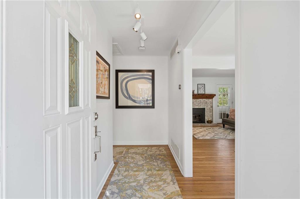 2478 Woodacres Road NE