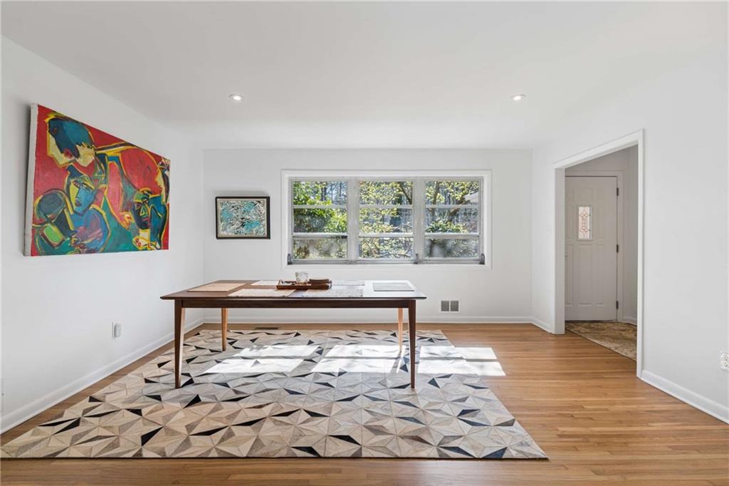 2478 Woodacres Road NE