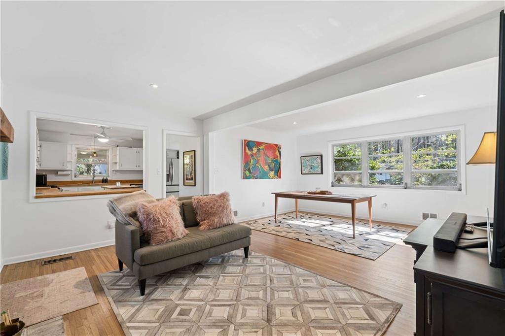 2478 Woodacres Road NE