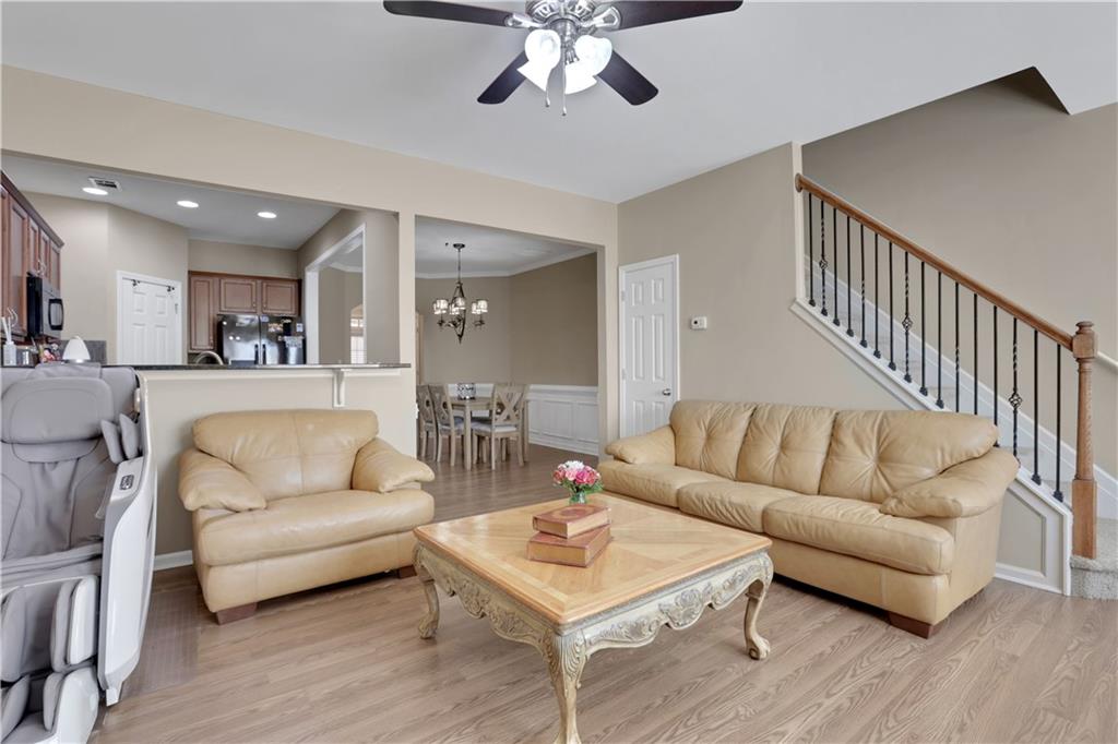 300 Knelston Oak Drive, Suwanee, Georgia image 12