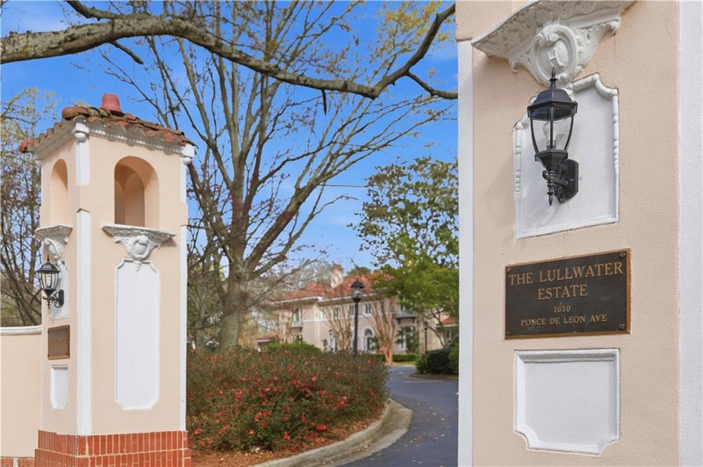 15 Lullwater Estate NE