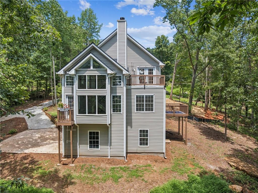 6055 Lakeside Court