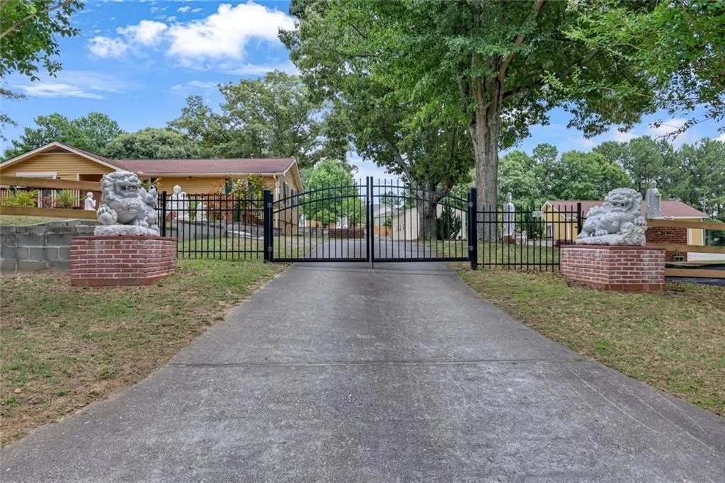 1242 Cooper Road