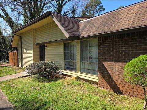 Condo For Sale - 3183 Nectarine Circle<br/> Decatur, GA 30034