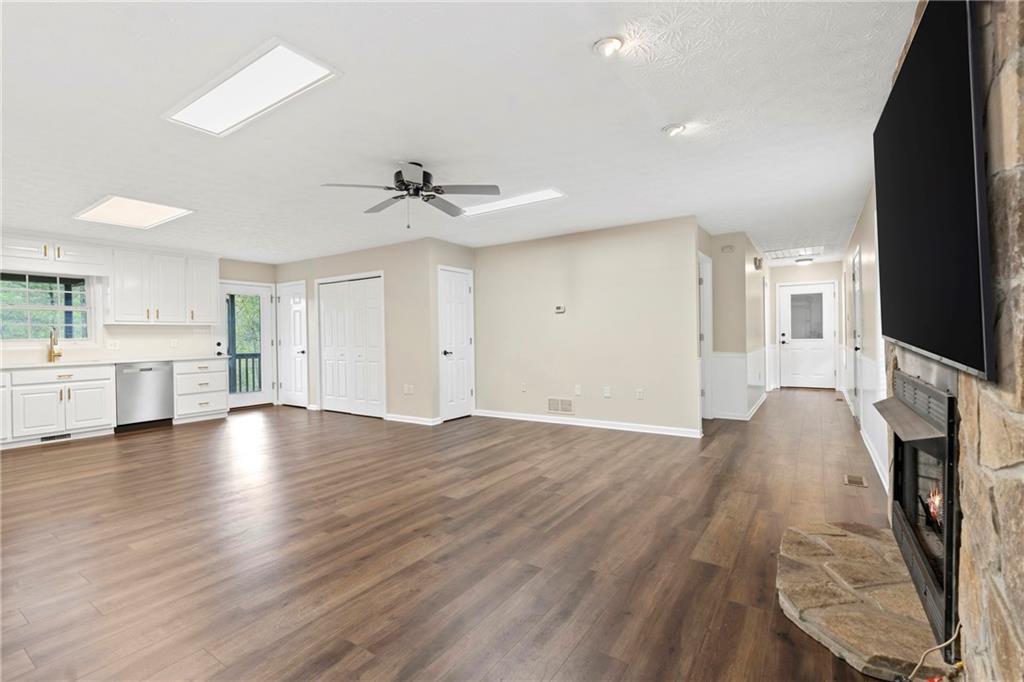 499 Old Deer Path Way, Cleveland, Georgia image 11