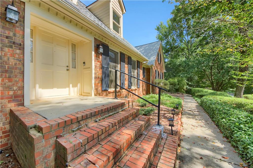 196 Comstock Court
