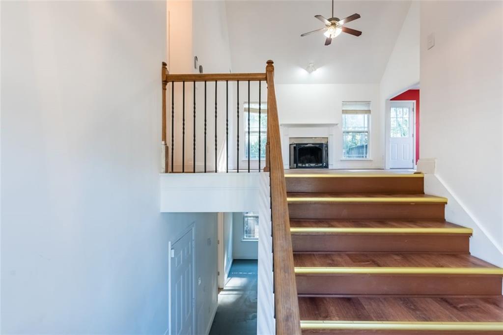 404 WOODCREEK