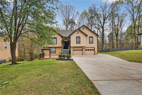 Homes For Sale - 5423 Sugar Mill Drive<br/> Hall County, Flowery Branch, GA 30542