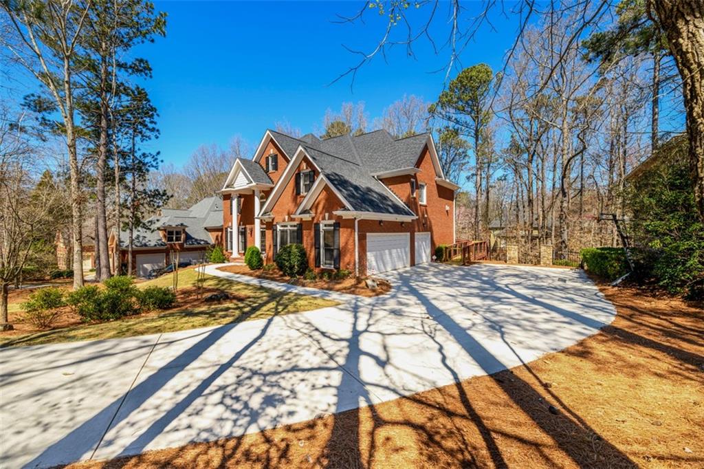 1105 River Laurel Drive, Suwanee, Georgia image 3
