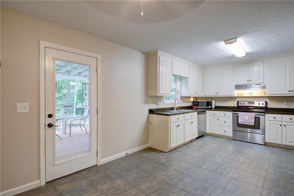 369 Fairfax Court