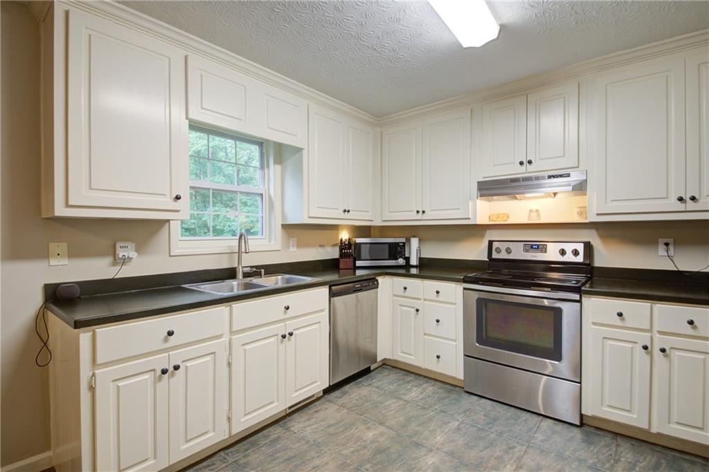 369 Fairfax Court