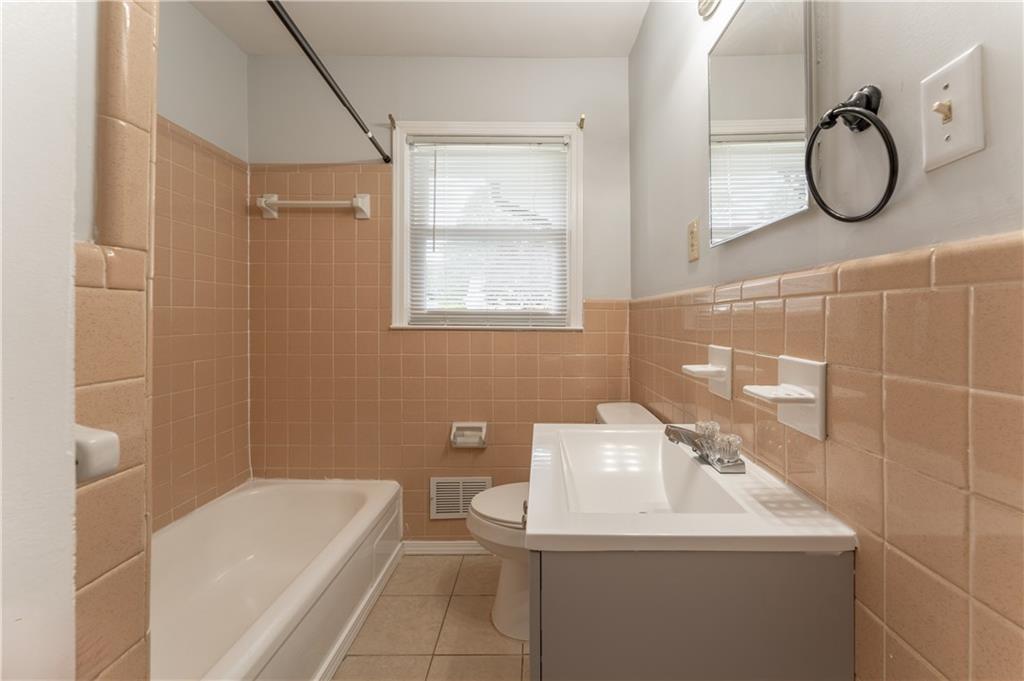 Q A Willis - Residential Lease
