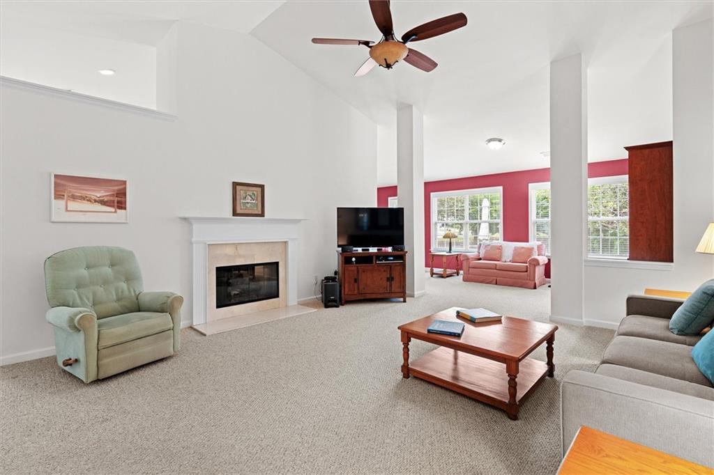 1092 S Creek Dr