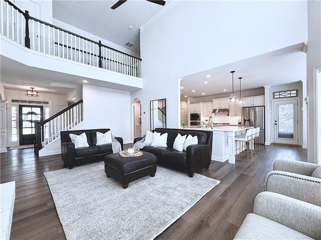 500 Lakeview Court