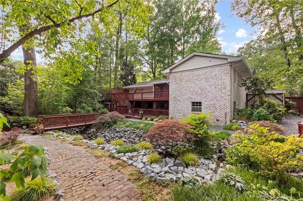 3961 Cloudland Drive SE