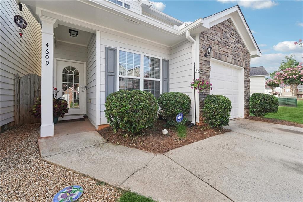 4609 Blue Iris Way