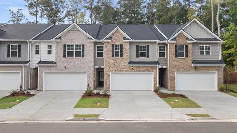 Townhouse For Sale - 485 Silver Moon Drive<br/> Loganville, GA 30052
