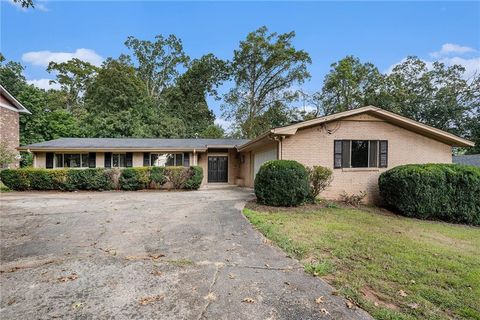 Homes For Sale - 3946 Flakes Mill Road<br/> Decatur, GA 30034