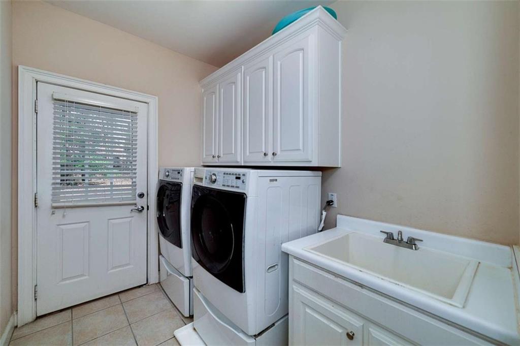 415 Oxmoor Lake Drive, Mcdonough, Georgia image 11