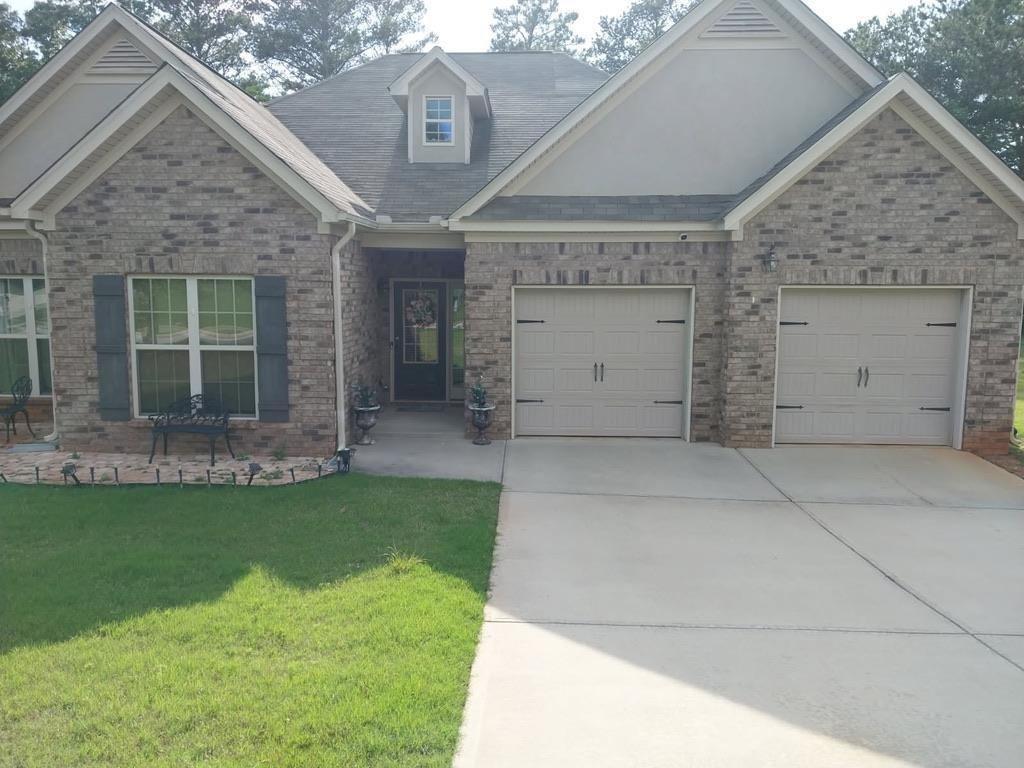 1128 Carillon Drive, Conyers, Georgia image 2