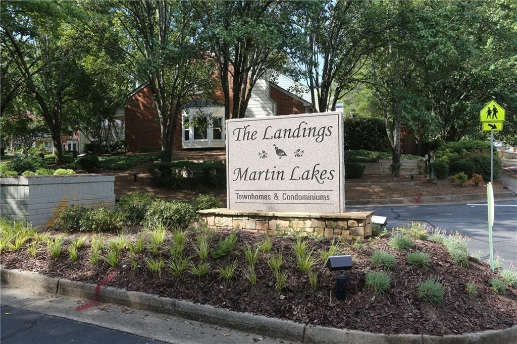 386 Teal Court, Roswell, Georgia image 2