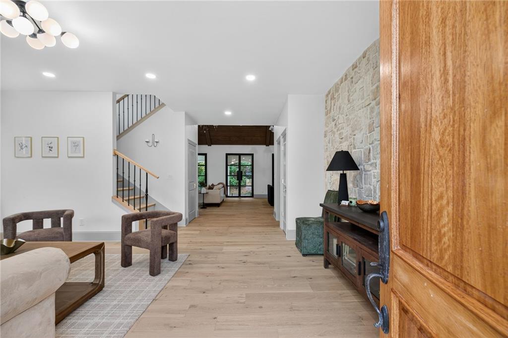 111 Lakeview Drive