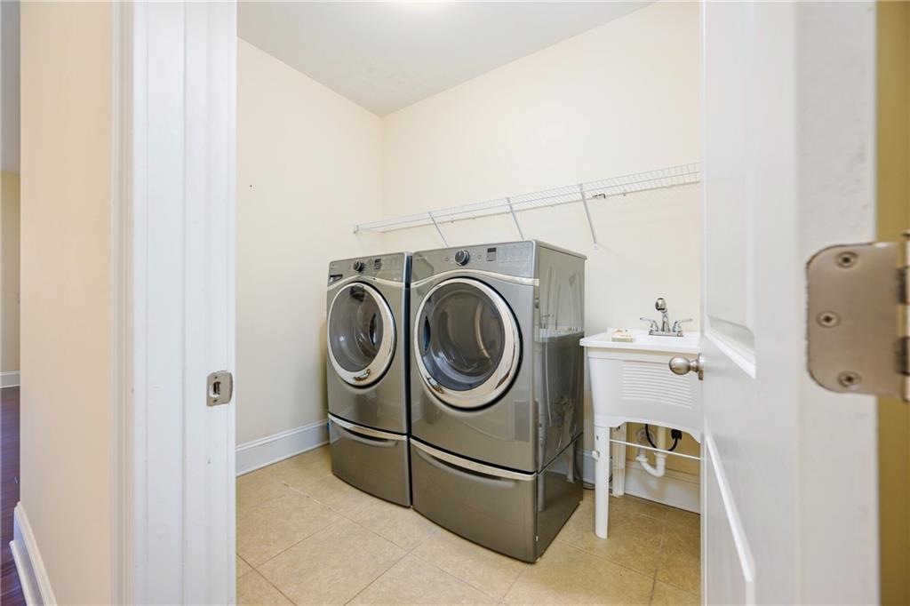 1096 Holly Avenue, Atlanta, Georgia image 16