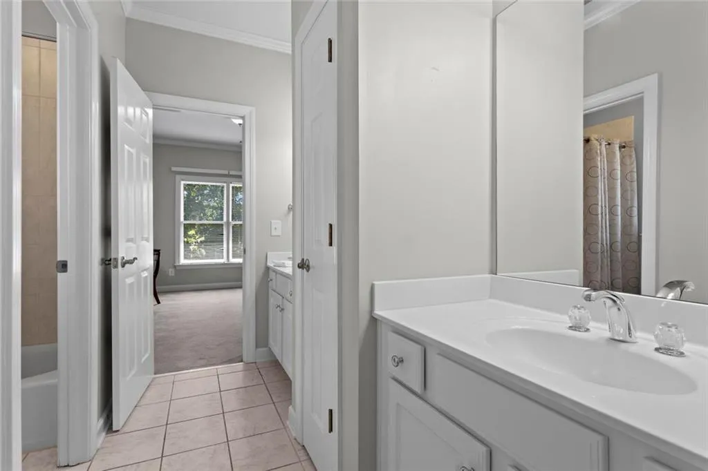 Alpharetta, Georgia 30005, United States, 5 Bedrooms Bedrooms, ,4 BathroomsBathrooms,Residential,Pending,192243