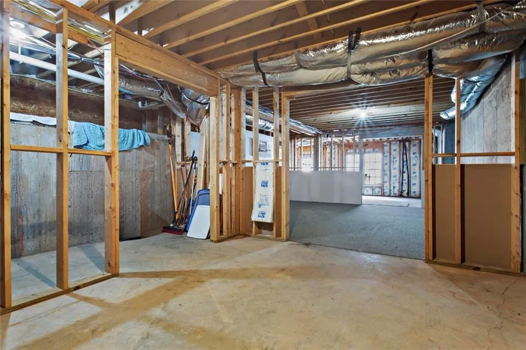 Alpharetta, Georgia 30005, United States, 5 Bedrooms Bedrooms, ,4 BathroomsBathrooms,Residential,Pending,192243