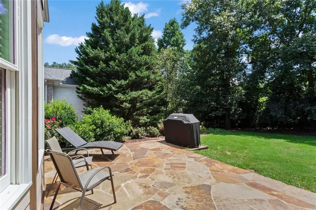 Alpharetta, Georgia 30005, United States, 5 Bedrooms Bedrooms, ,4 BathroomsBathrooms,Residential,Pending,192243