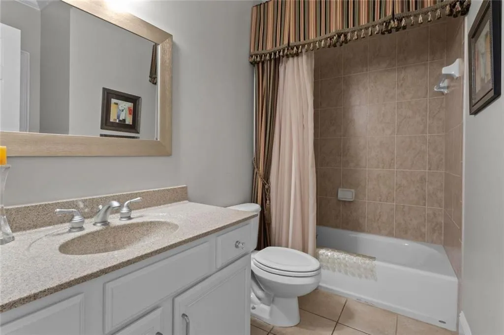 Alpharetta, Georgia 30005, United States, 5 Bedrooms Bedrooms, ,4 BathroomsBathrooms,Residential,Pending,192243