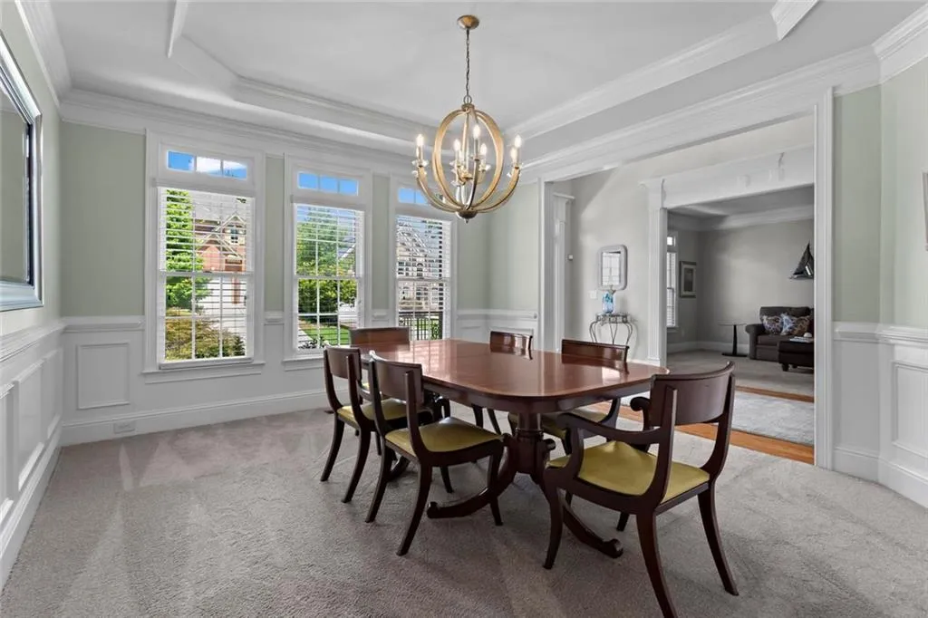 Alpharetta, Georgia 30005, United States, 5 Bedrooms Bedrooms, ,4 BathroomsBathrooms,Residential,Pending,192243