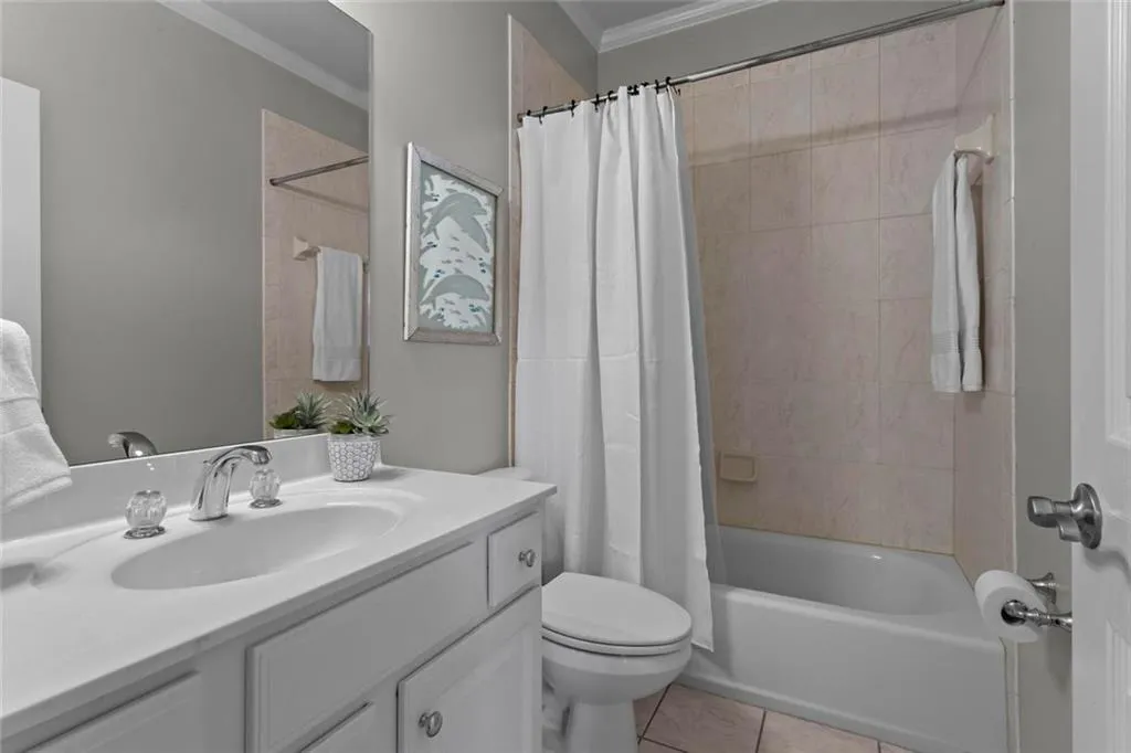 Alpharetta, Georgia 30005, United States, 5 Bedrooms Bedrooms, ,4 BathroomsBathrooms,Residential,Pending,192243