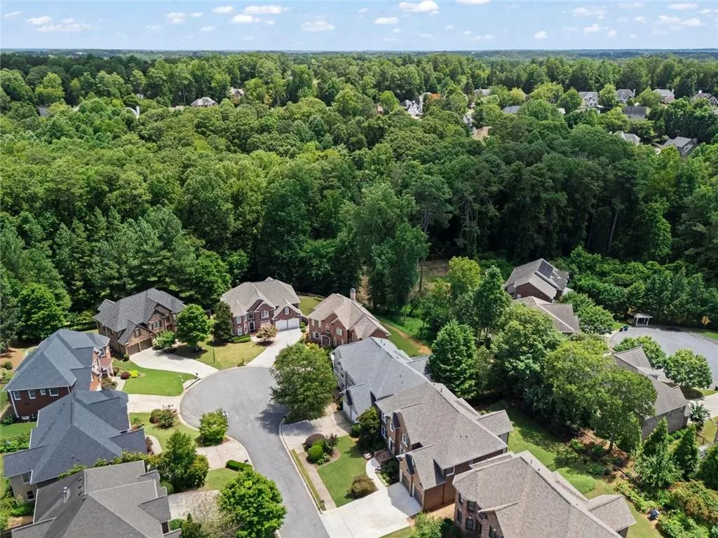 Alpharetta, Georgia 30005, United States, 5 Bedrooms Bedrooms, ,4 BathroomsBathrooms,Residential,Pending,192243