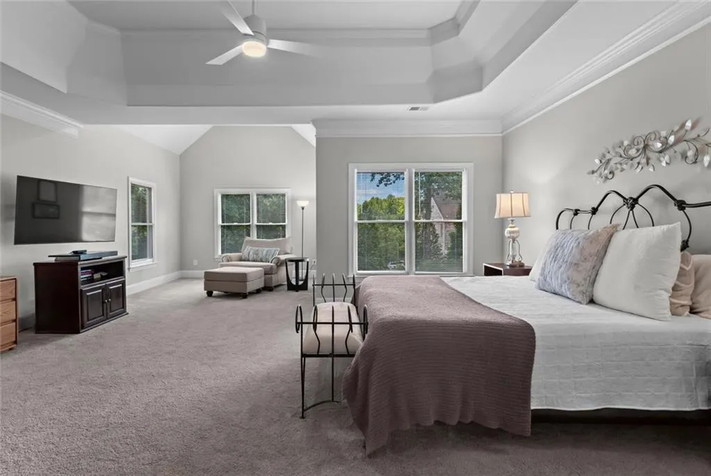 Alpharetta, Georgia 30005, United States, 5 Bedrooms Bedrooms, ,4 BathroomsBathrooms,Residential,Pending,192243