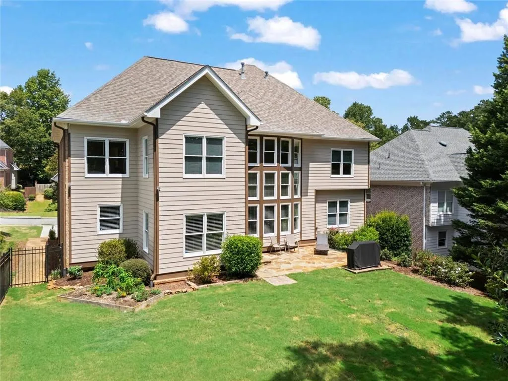 Alpharetta, Georgia 30005, United States, 5 Bedrooms Bedrooms, ,4 BathroomsBathrooms,Residential,Pending,192243