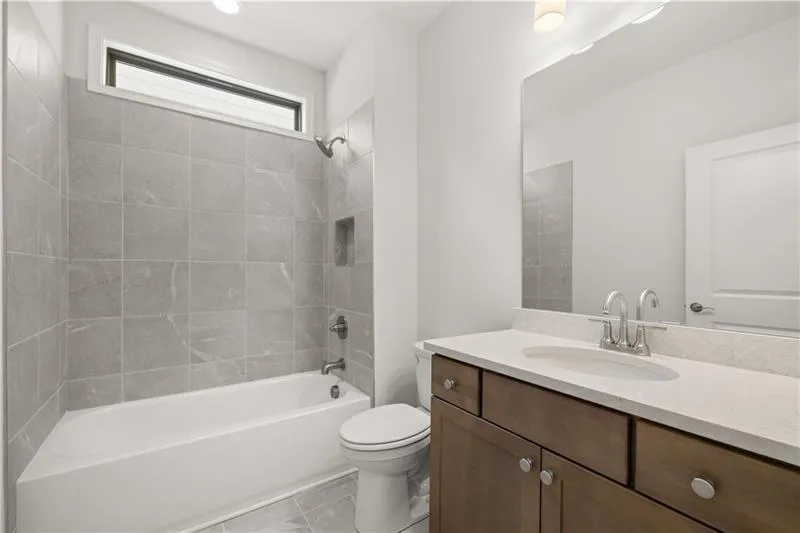 Snellville, Georgia 30078, United States, 2 Bedrooms Bedrooms, ,2 BathroomsBathrooms,Residential,Active,84925