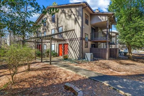Photo of 901 River Run Drive, Sandy Springs, GA 30350 (MLS # 7720271)