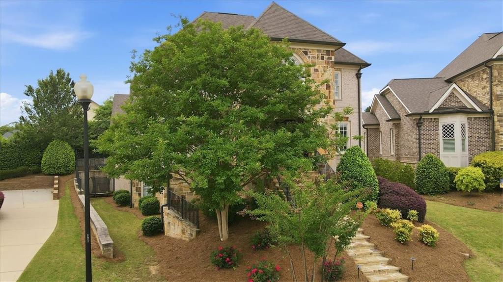 5869 Chickasaw Lane