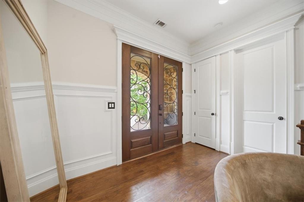 5869 Chickasaw Lane