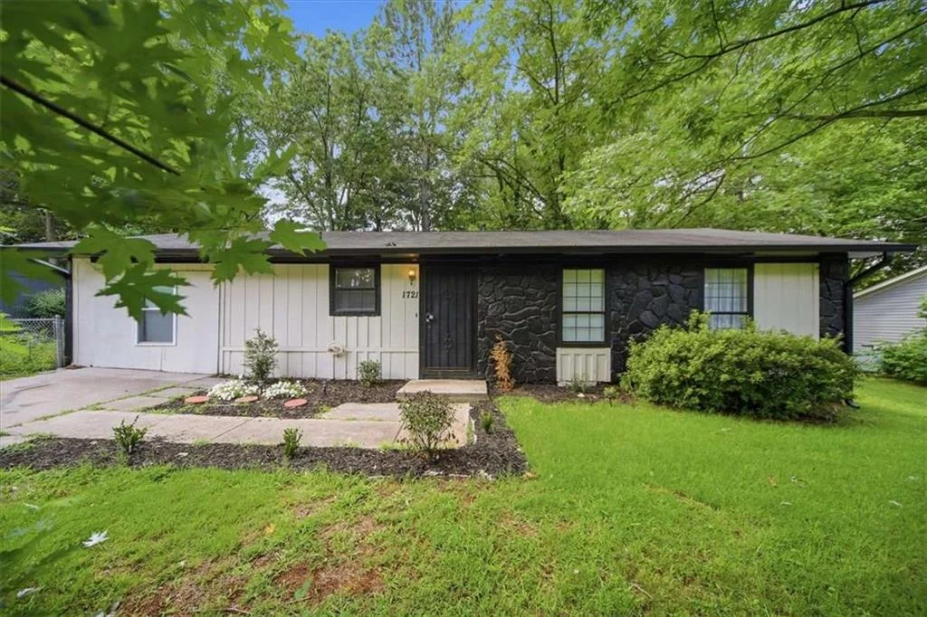 1721 W Austin Rd Rd