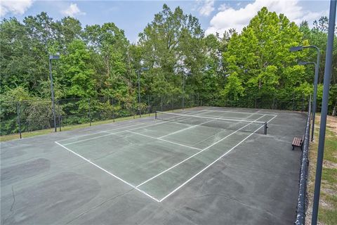 A home in Dacula