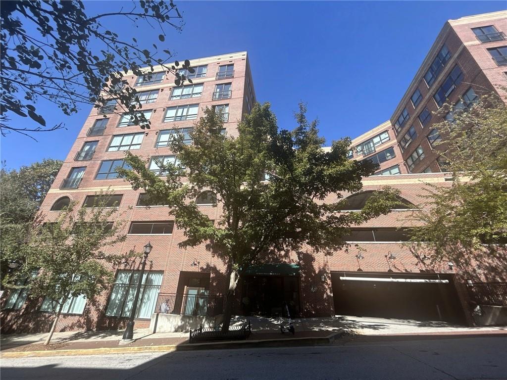 115 W Peachtree Place NW 702