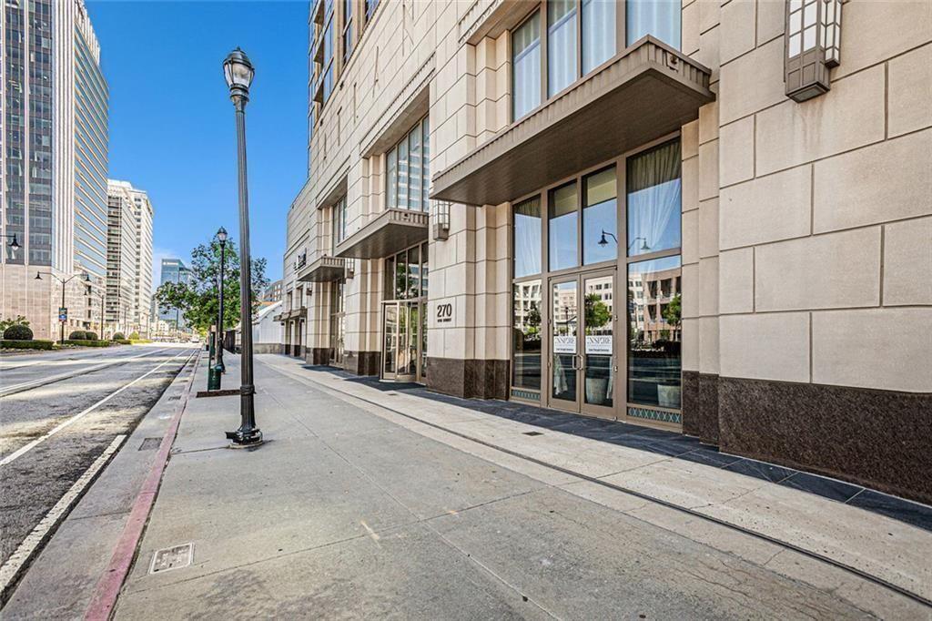270 17th NW 4104