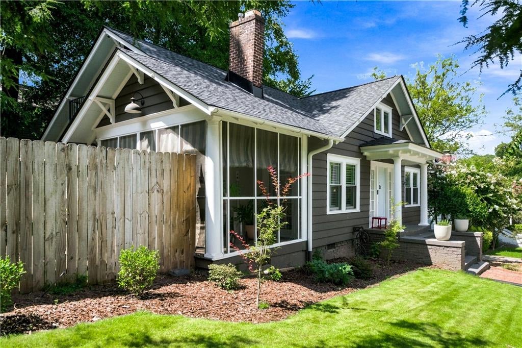 452 Euclid Terrace NE