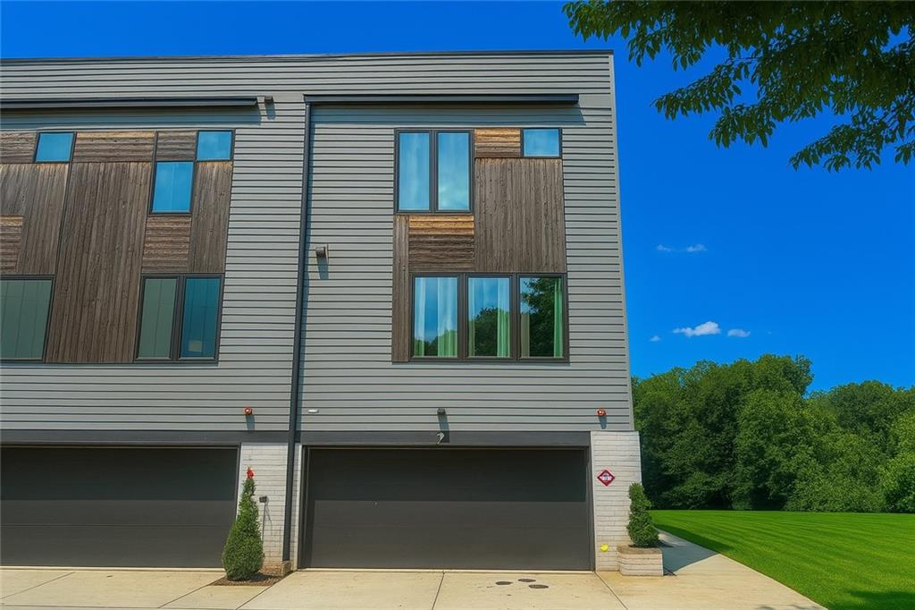 2424 Memorial Drive Drive SE 3